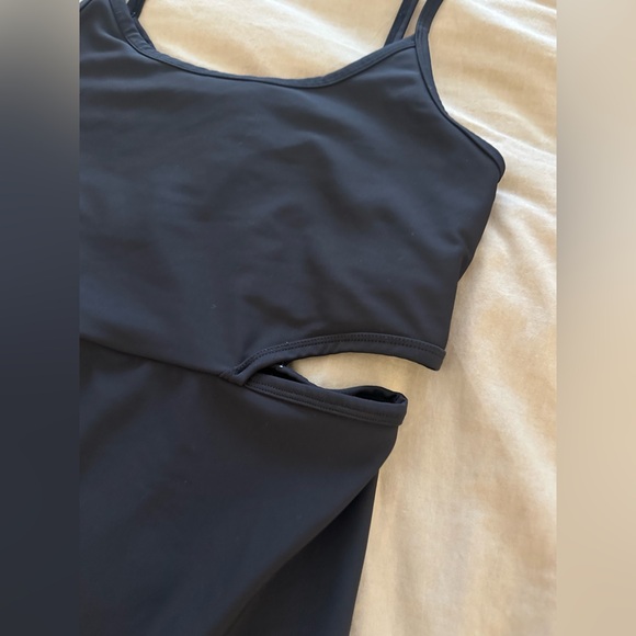 Old Navy Powersoft Cutout-Waist Bodysuit Onesie - 6in inseam - Picture 4 of 5